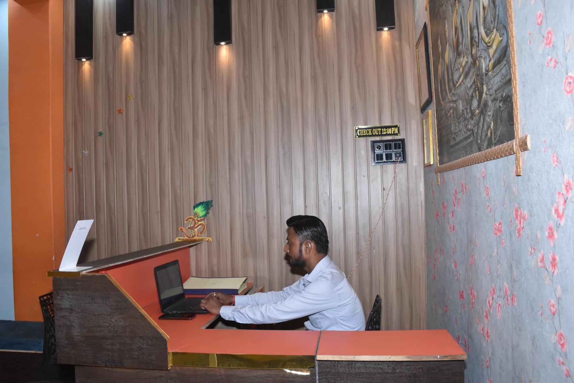 Veda'S Grand P.G Hotel Varanasi Luaran gambar
