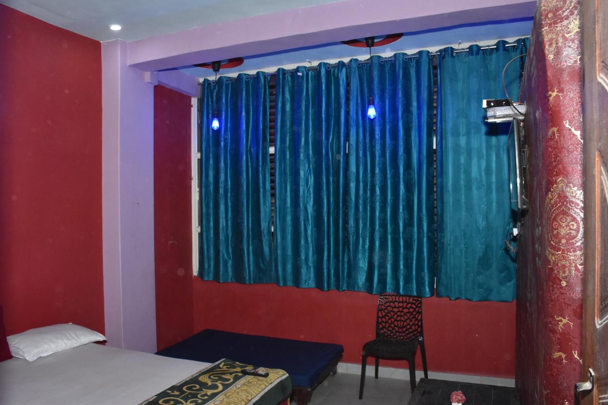 Veda'S Grand P.G Hotel Varanasi Luaran gambar
